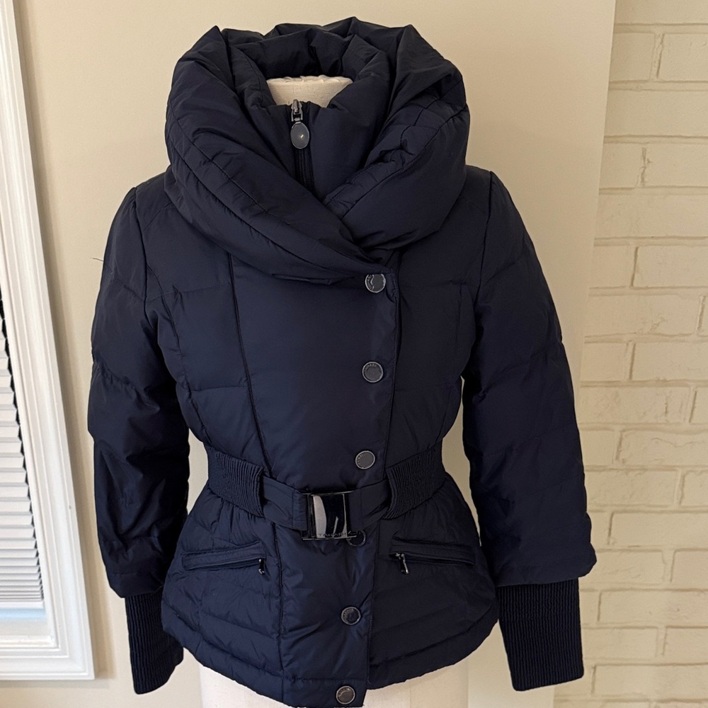 Women’s Tahari Navy belted puffer size S